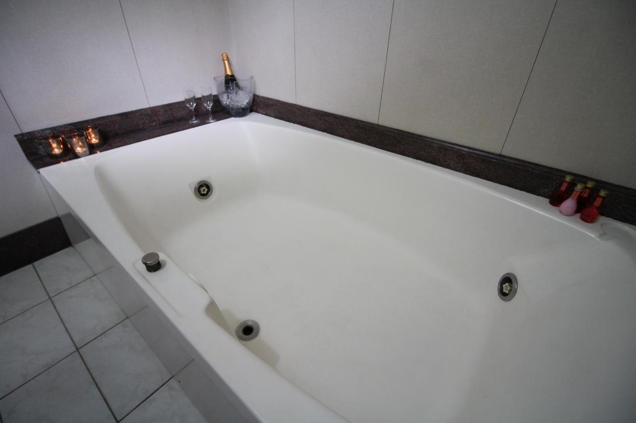 Status Motel Белу-Оризонти Экстерьер фото