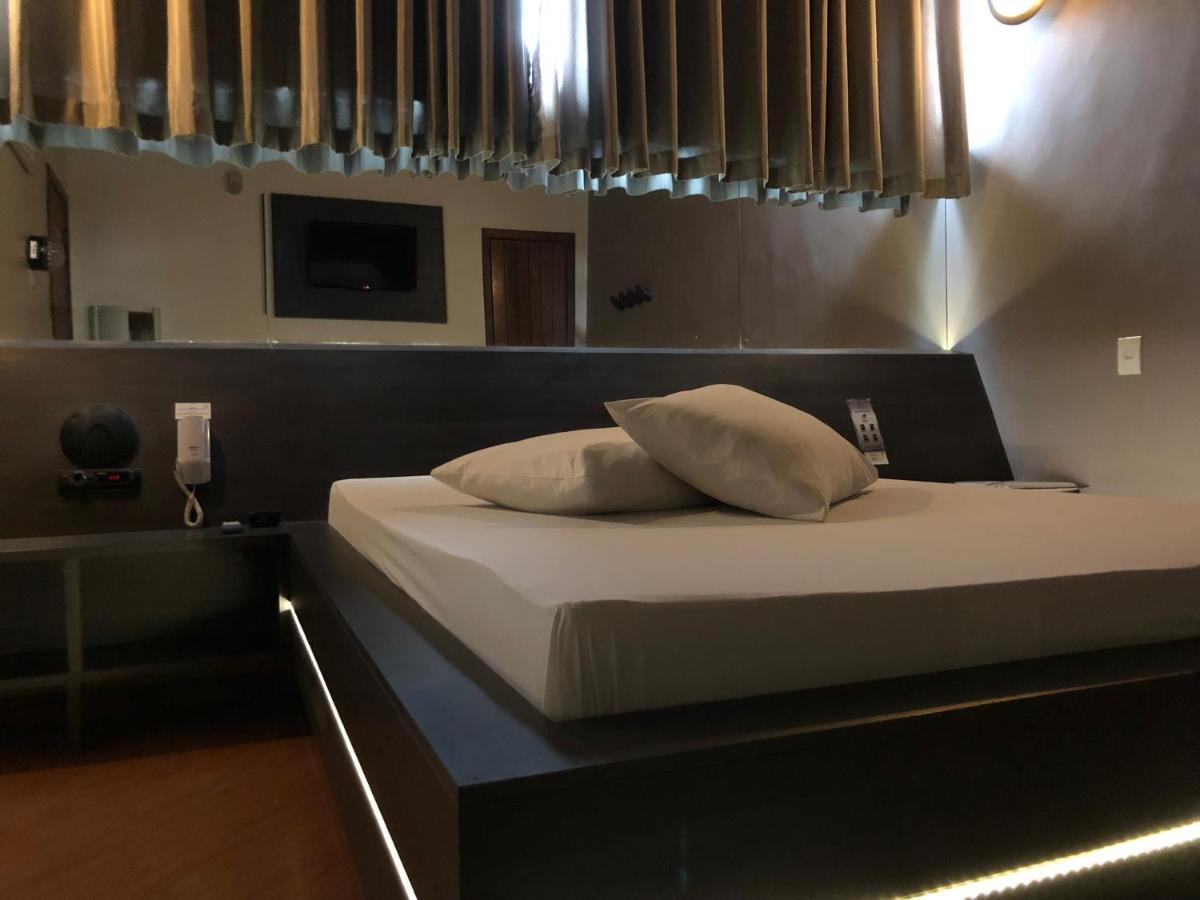 Status Motel Белу-Оризонти Экстерьер фото